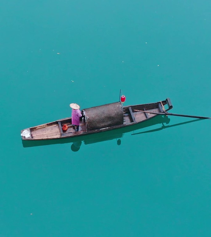 东江湖的渔船，小东江撒网
