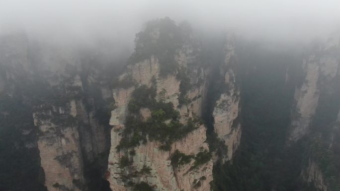 张家界武陵源5A景区无人机航拍袁家界云海