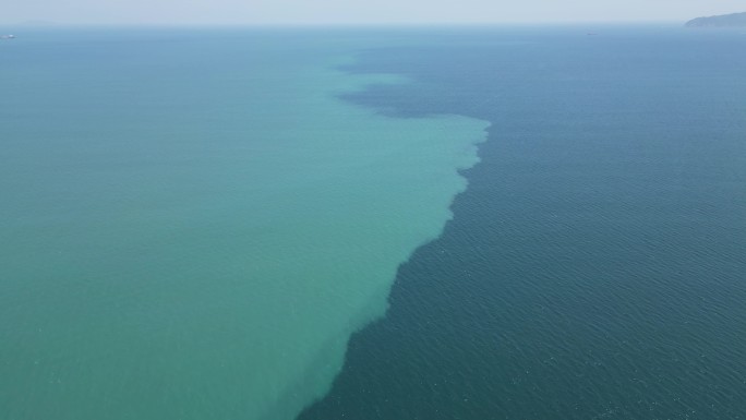 深圳大鹏半岛海水分界线景观