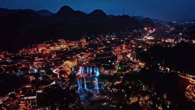 芙蓉镇夜晚的灯光，芙蓉镇的夜景，古镇灯光