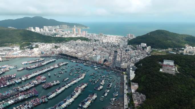 航拍广东阳江海陵岛海边城市