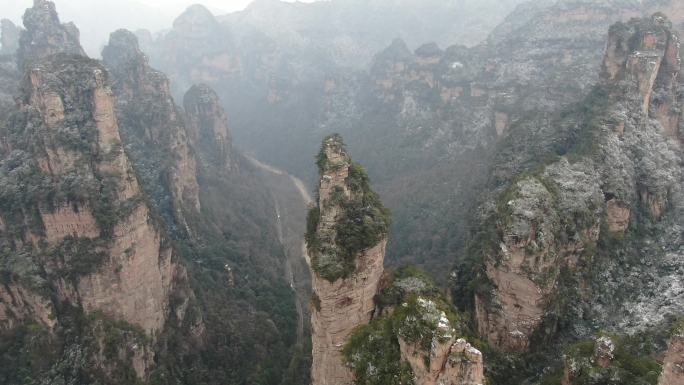 张家界武陵源5A景区无人机航拍袁家界雪景