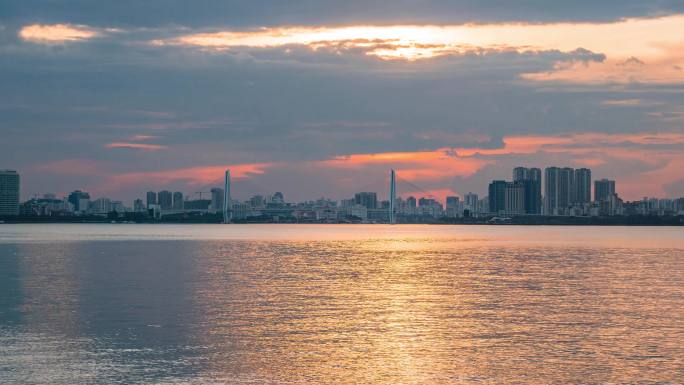 世纪大桥日出 自贸港日出