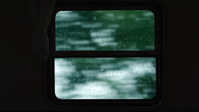 火车窗外下雨 旅行 旅程
