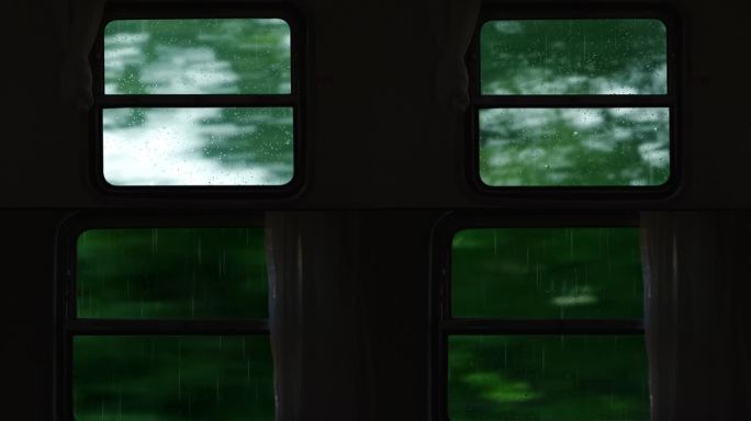 火车窗外下雨 旅行 旅程