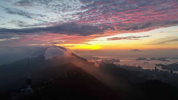 深圳梧桐山日出火烧云