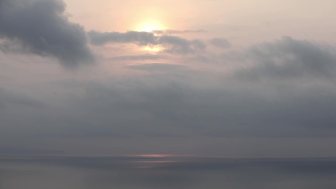 海面上朦胧的天空