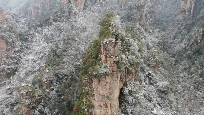 张家界武陵源5A景区无人机航拍袁家界雪景