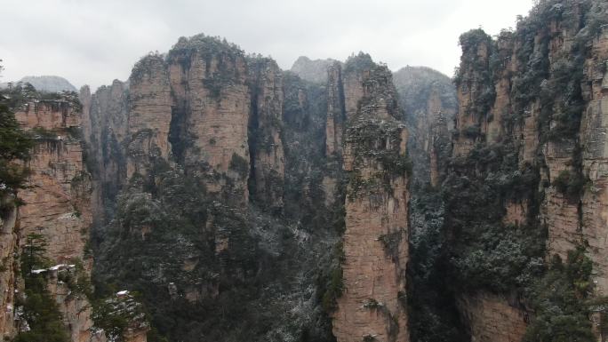 张家界武陵源5A景区无人机航拍袁家界雪景