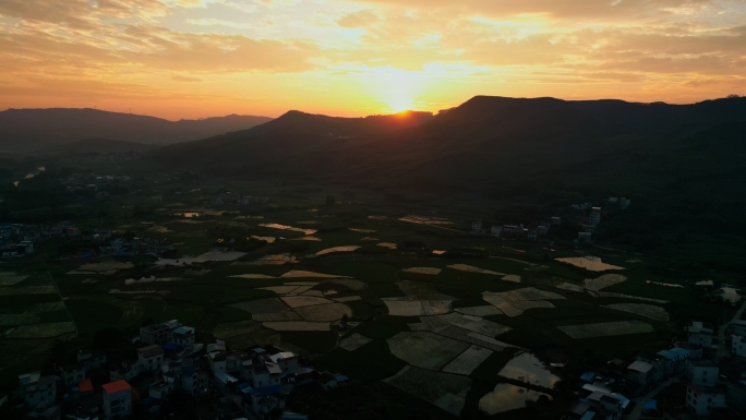 清新唯美乡村清晨航拍田园风光绿色自然风景