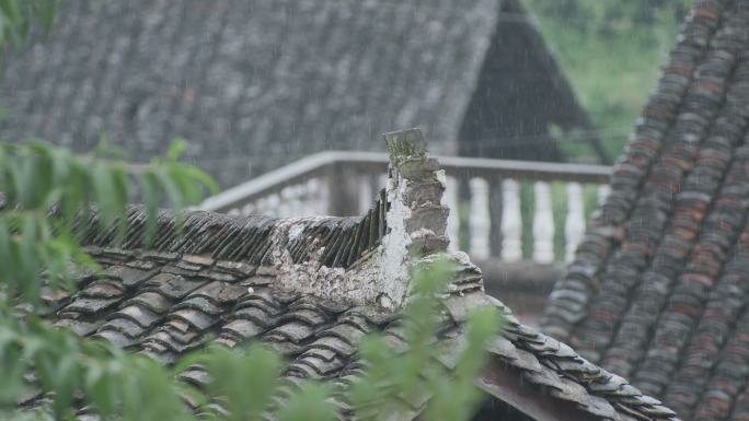 下雨天雨水落在瓦面上 青砖白瓦 意境