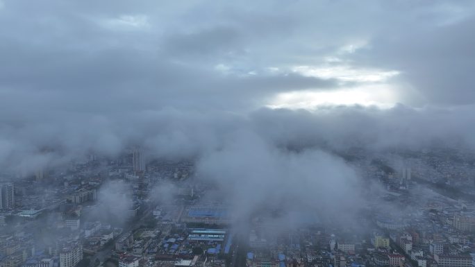 瑞丽市大雾弥漫