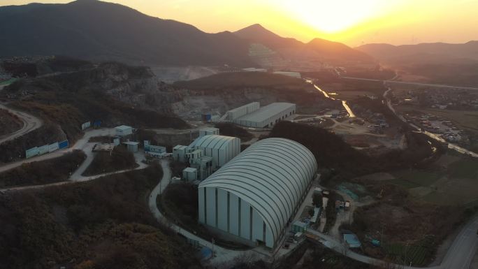 安徽省芜湖市马钢桃冲矿日落航拍