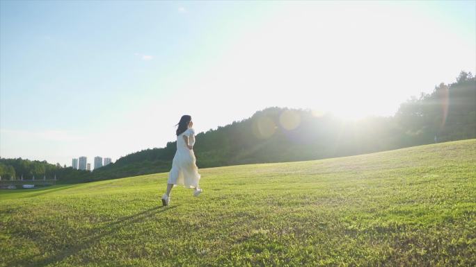 青春活力美女奔跑文艺青年小清新追逐梦想