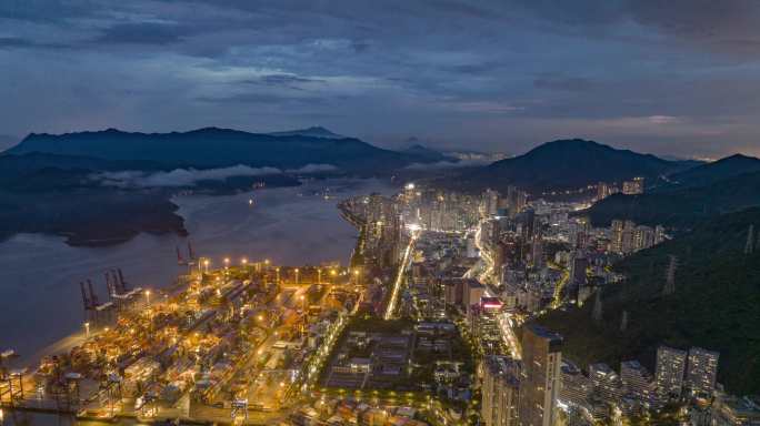 4K深圳盐田港云海夜景深水港口