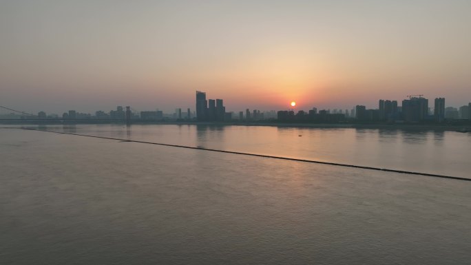 武汉鹦鹉洲江中之路顺坝奇观日出航拍
