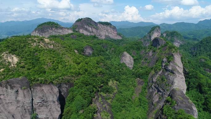 青山绿树 怪石嶙峋 航拍