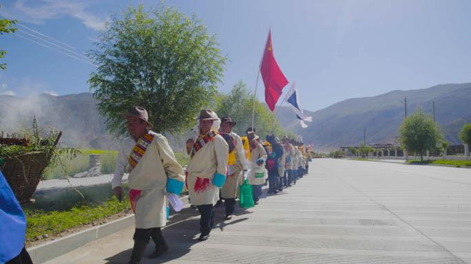 藏族农民 藏族老百姓 游走田间地头
