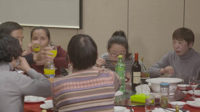 餐桌礼仪 婚礼吃席 饭桌聚餐