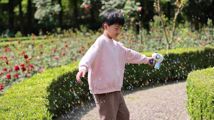 杭州花圃迎亚运月季花展，男孩赏花唯美升格