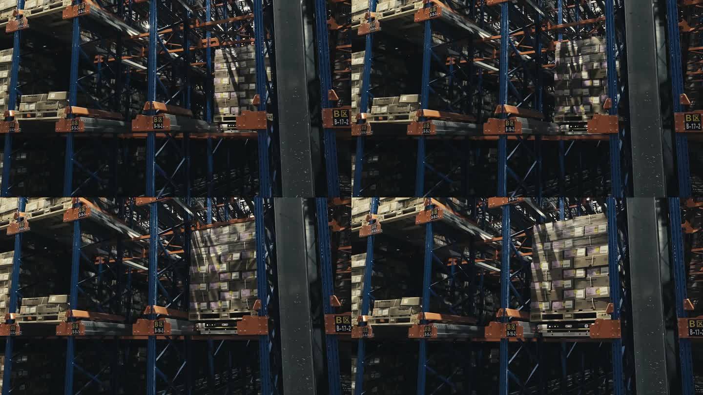 4K拍摄现代冷链仓库分拣货物机器人工作