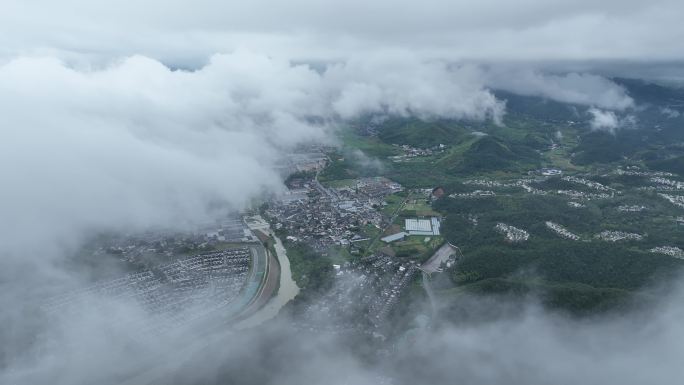 安吉雨后云海