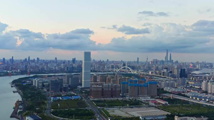 上海浦东前滩 陆家嘴城市天际线 蓝天航拍