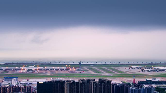 雷暴风雨和乌云下深圳机场航站楼全景延时