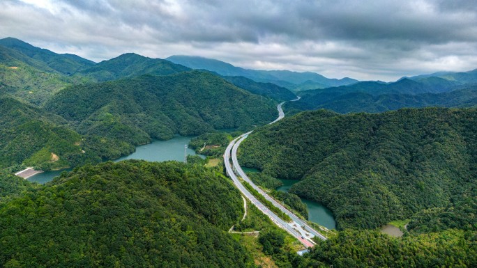 南韶高速神龙高架青塘隧道水库