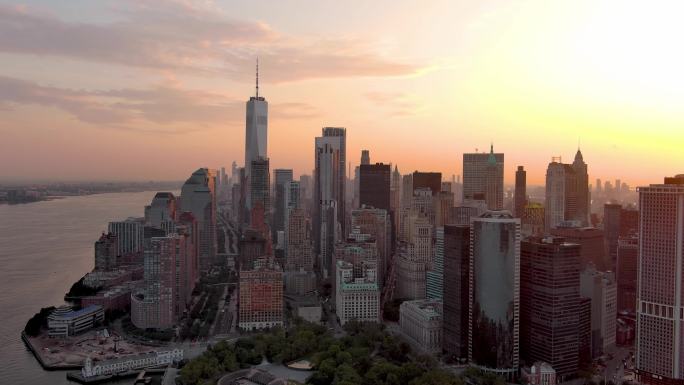 航拍纽约曼哈顿哈德逊河摩天大楼日出天际线