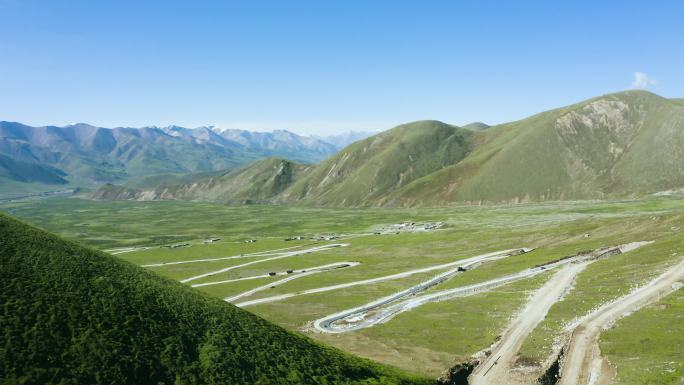 挖掘机 要致富先修路 旅游景区修路