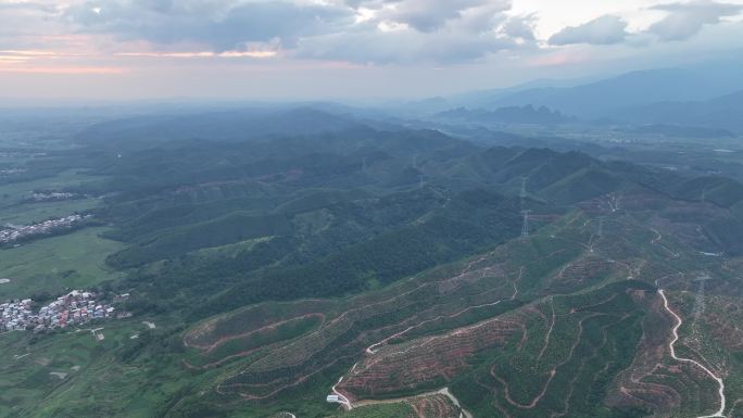 广西大明山周边丘陵地貌航拍3