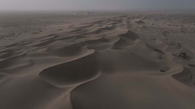 中国最大的沙漠—塔克拉玛干大沙漠航拍4K