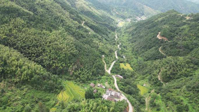 山路十八弯山沟农村