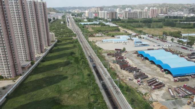 陕西陕北米脂城市火车运输拉煤车航拍4