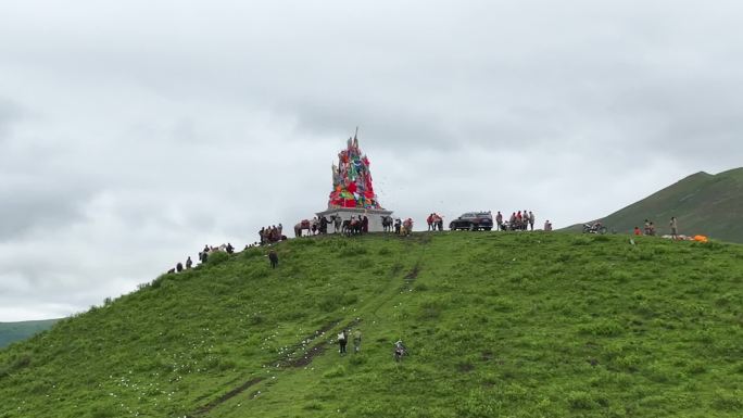 航拍大山插箭煨桑 藏族节日