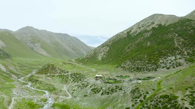 山脉 土路 山路 新挖土路 西藏旅游度假