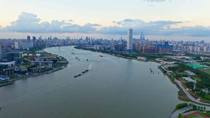 上海浦东前滩 陆家嘴城市天际线 蓝天航拍