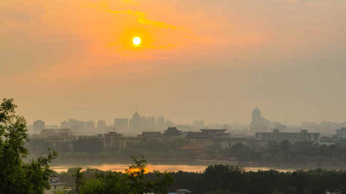 4K延时北京景山公园俯瞰北海日落晚霞