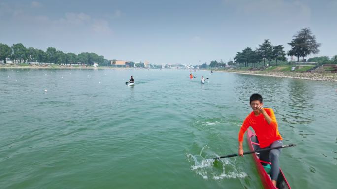 赛艇皮划艇训练比赛水上运动