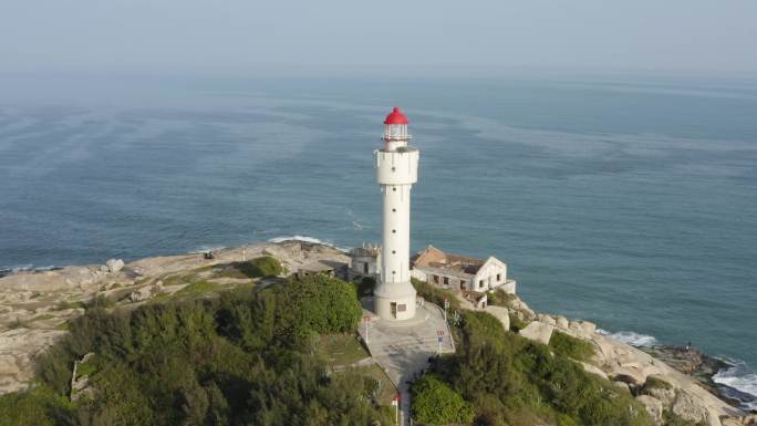 航拍汕尾红海湾灯塔、灯塔日落黄昏