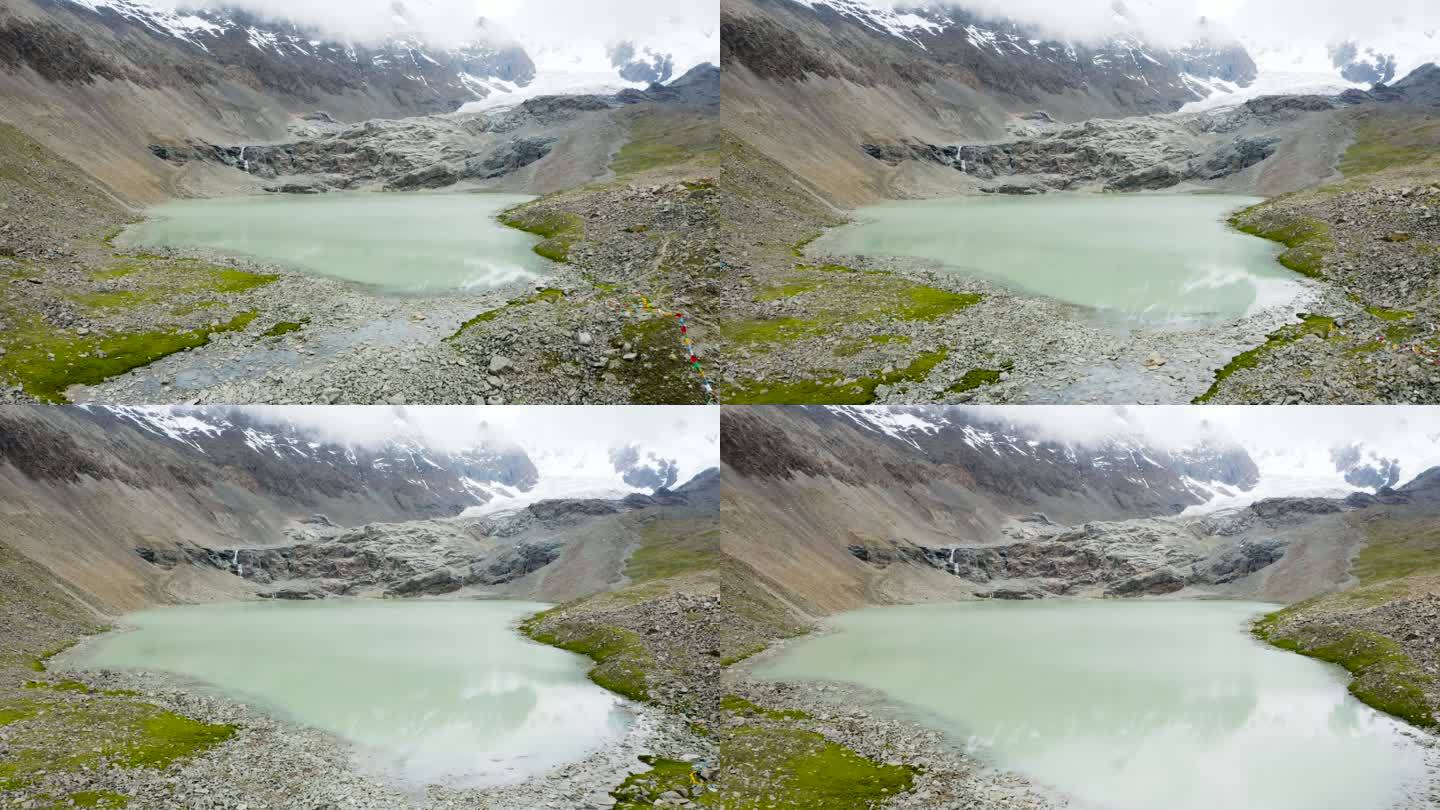 雪山融化的河水 雪山融化的冰河 乱石堆