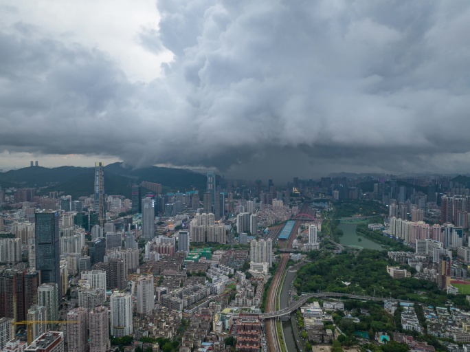 暴雨