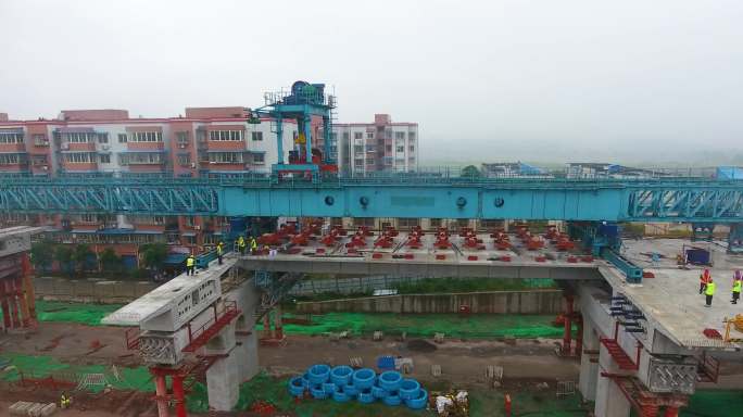 T0555正在修建的高架桥