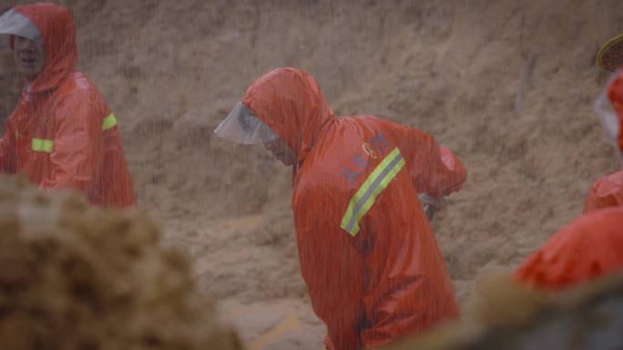 道路抢修塌方山体滑坡挖掘机公路抢险