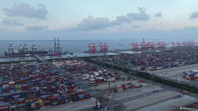 上海港口 集装箱码头 日转夜延时摄影