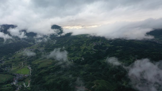 航拍湖北恩施鹤峰云雾自然风光