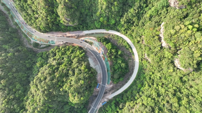 广西金秀大瑶山莲花山公路航拍3