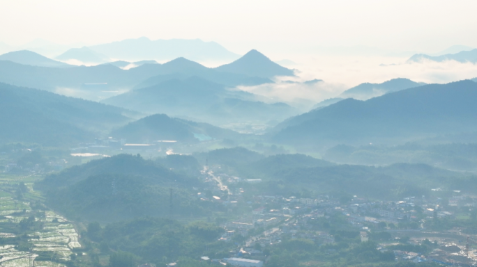 乡村农村振兴 云海群山 村庄新农村