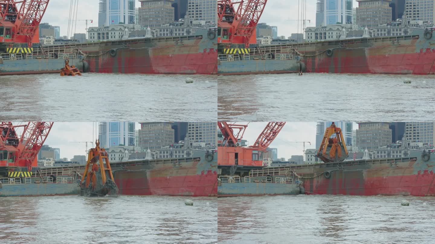 上海黄浦江上清淤船